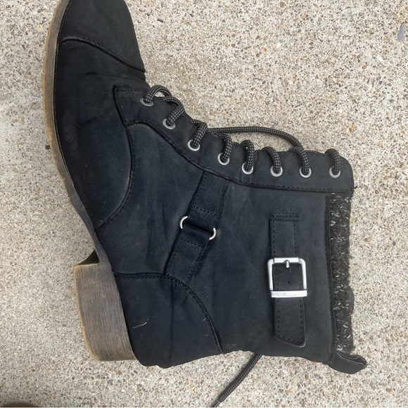 Women's Black Lace-Up Ankle Boots - Picture 1 of 9